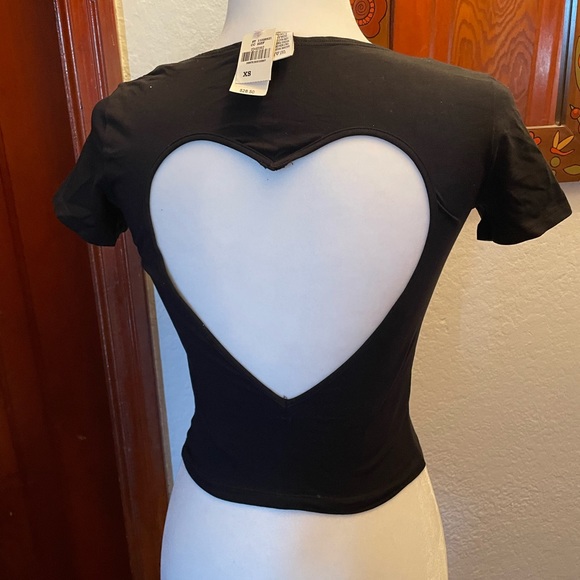 3 for $25 🛍️⭐️ PINK VS crop top NWT - Picture 2 of 2